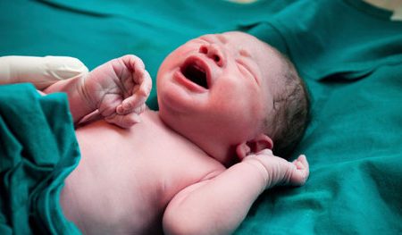 تولد نخستین نوزاد روش IVF در بیمارستان ولایت